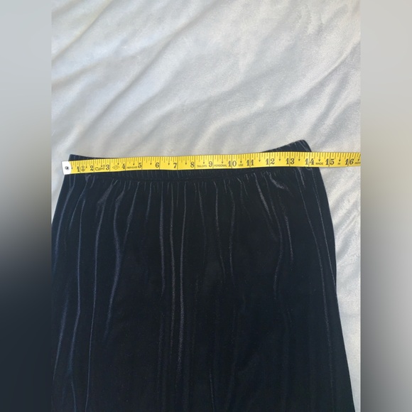 Notations clothing co USA long Black Velvet straight Skirt size large - Picture 5 of 6